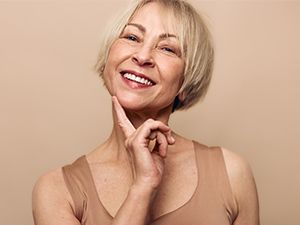 Huiles végétales pour peau mature : lesquelles choisir pour nourrir et sublimer la peau ?